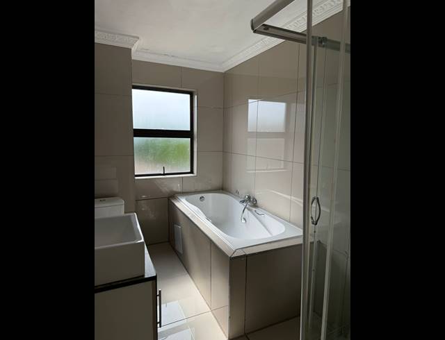 4 BEDROOM HOUSE FOR SALE IN MELODIE